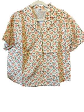 Tulip B Designed by J317 Floral Print Short Sleeve Button Down Blouse